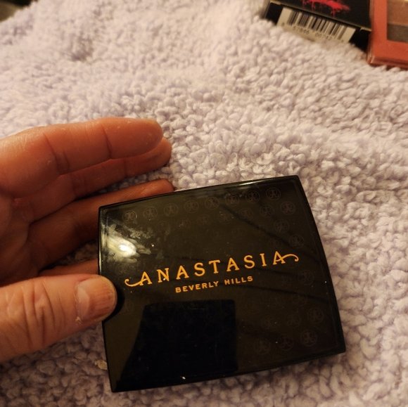 Multiple makeup kit - Picture 4 of 16